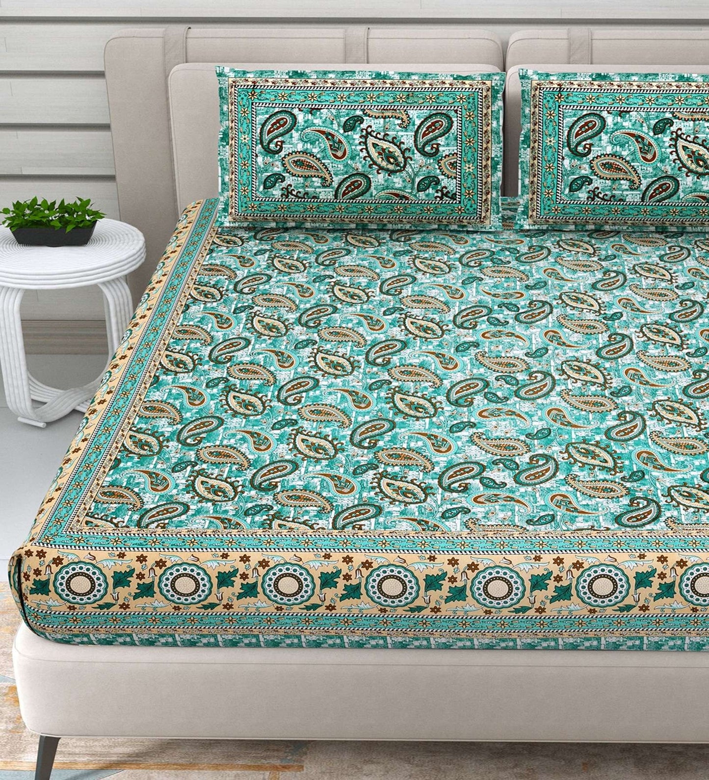 100% Pure Cotton Traditional Printed Bedsheet for Double Bed King Size Bedsheet with 2 Pillow Covers