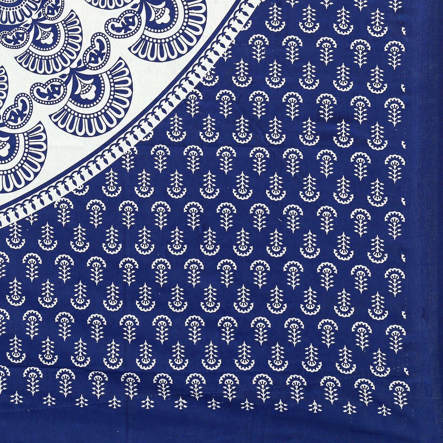 100% Pure Cotton Traditional Printed Bedsheet for Double Bed King Size Bedsheet with 2 Pillow Covers