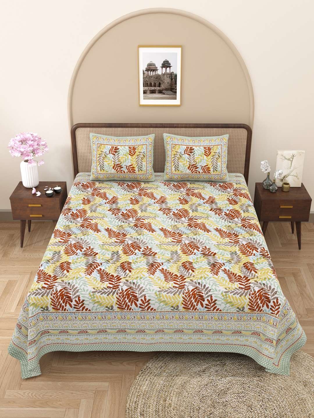 100% Pure Cotton Traditional Printed Bedsheet for Double Bed King Size Bedsheet with 2 Pillow Covers