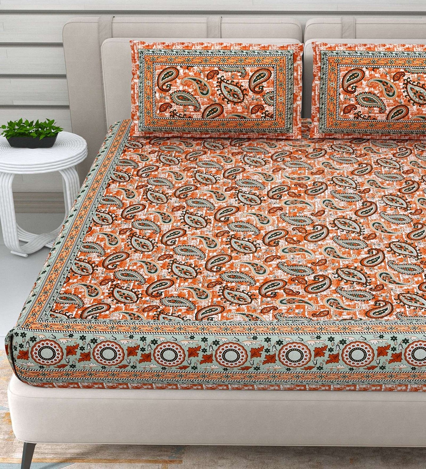 100% Pure Cotton Traditional Printed Bedsheet for Double Bed King Size Bedsheet with 2 Pillow Covers