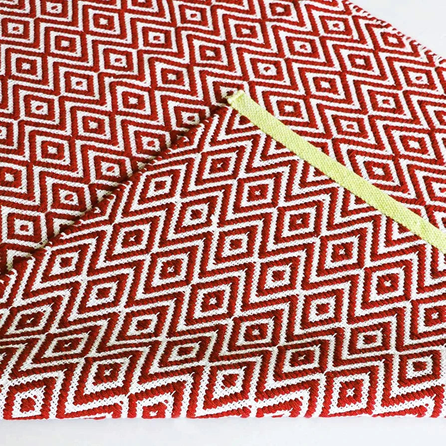The Home Talk Handmade Cotton Carpet Diamond Reversible Mats Area Rugs for Bedroom Red