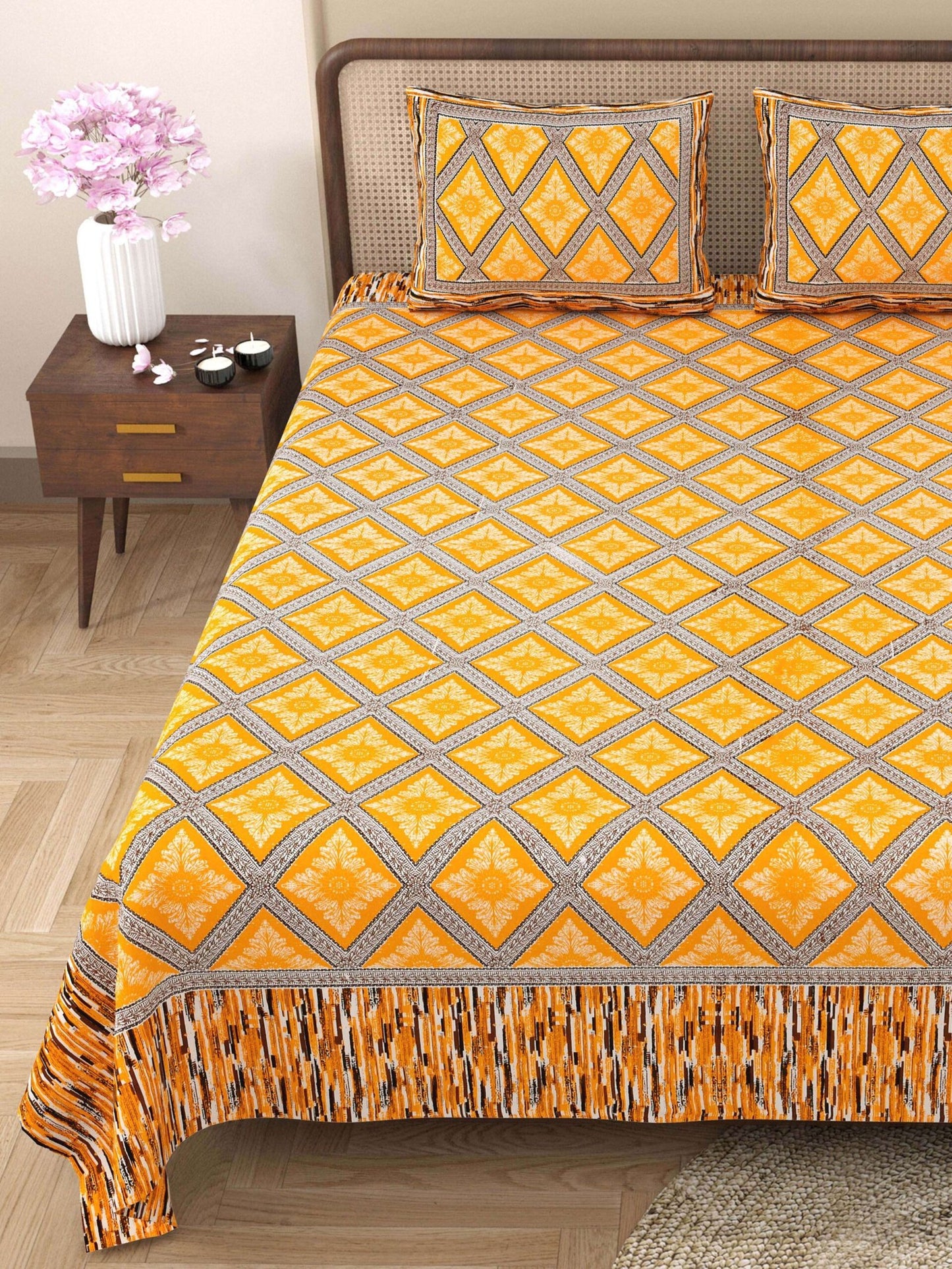 100% Pure Cotton Traditional Printed Bedsheet for Double Bed King Size Bedsheet with 2 Pillow Covers
