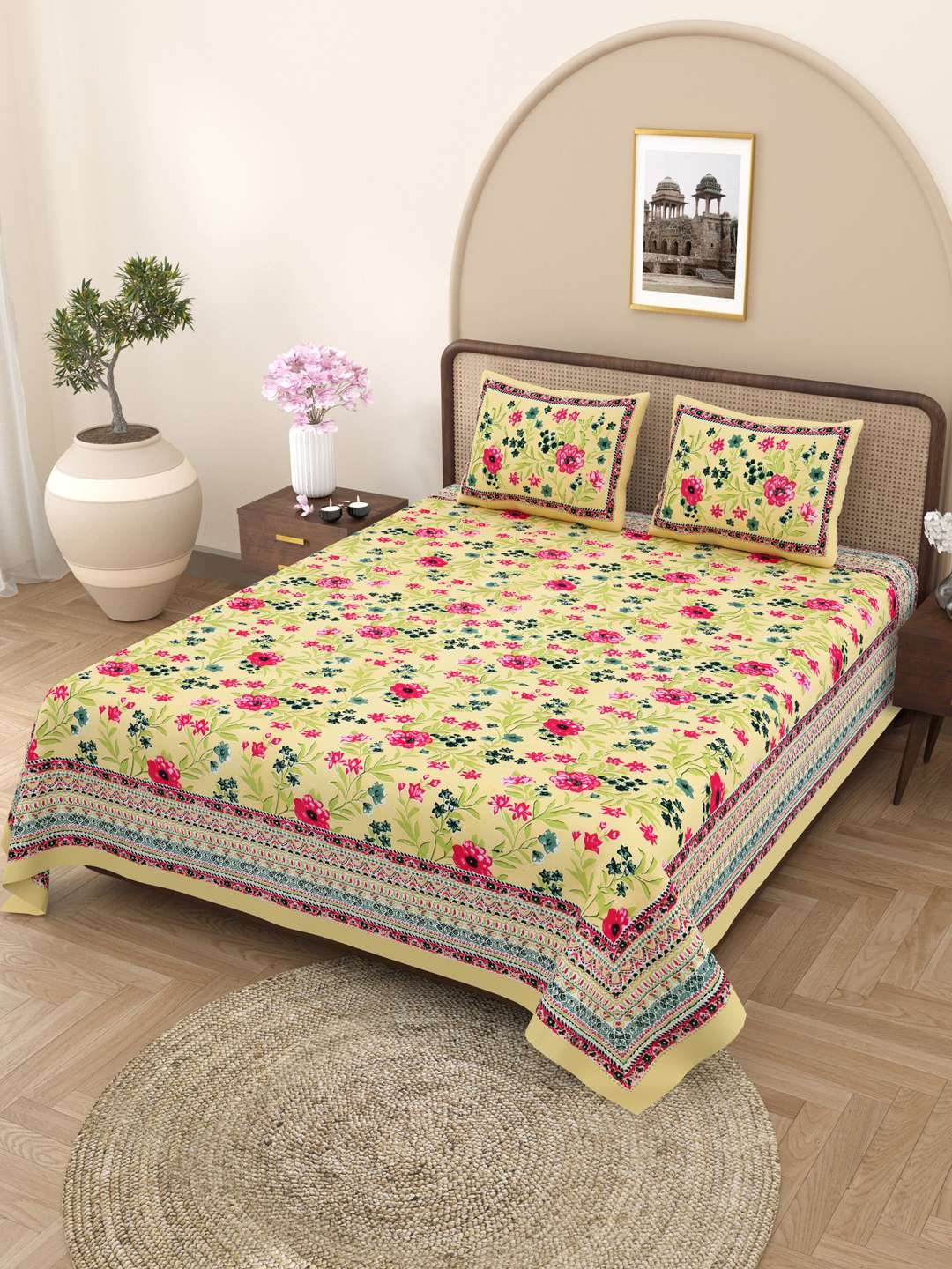 100% Pure Cotton Traditional Printed Bedsheet for Double Bed King Size Bedsheet with 2 Pillow Covers