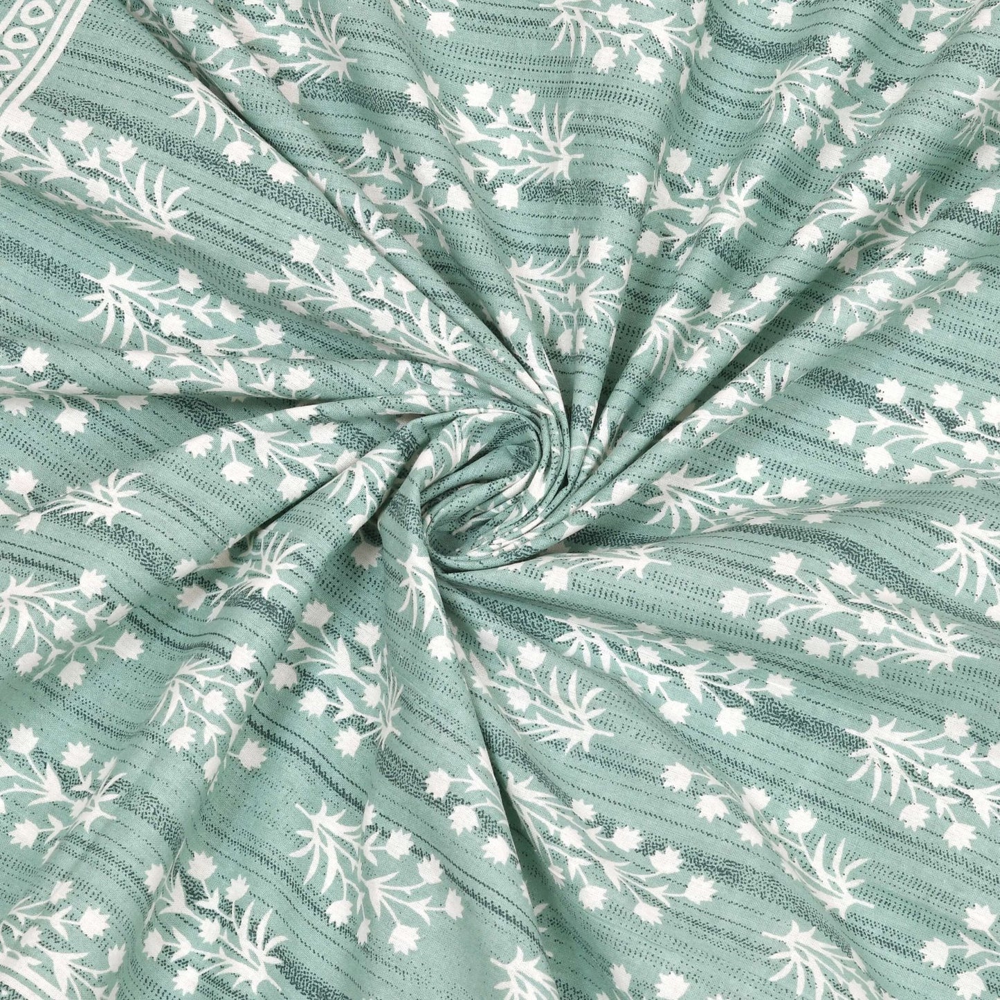 100% Pure Cotton Traditional Printed Bedsheet for Double Bed King Size Bedsheet with 2 Pillow Covers