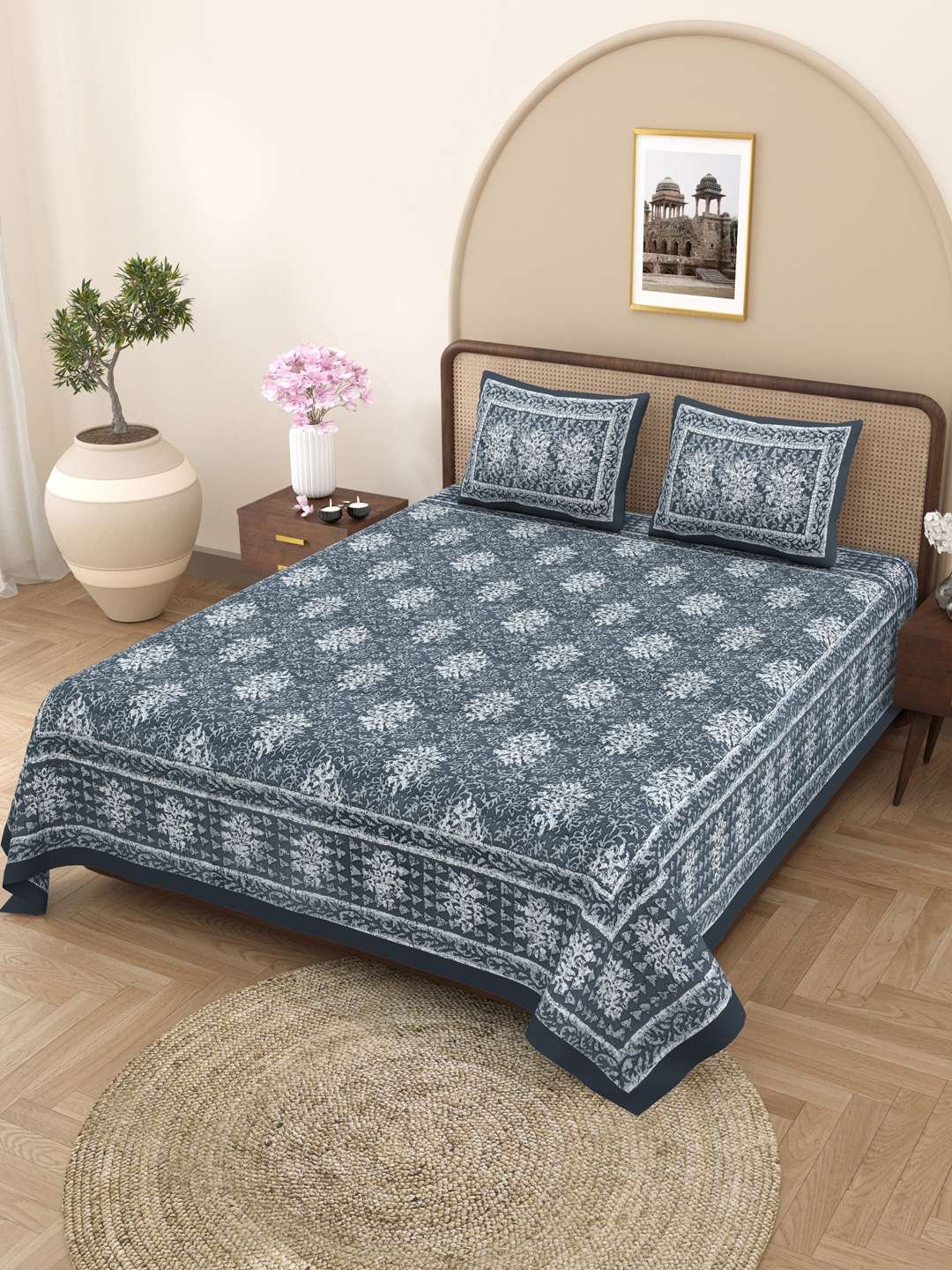 100% Pure Cotton Traditional Printed Bedsheet for Double Bed King Size Bedsheet with 2 Pillow Covers