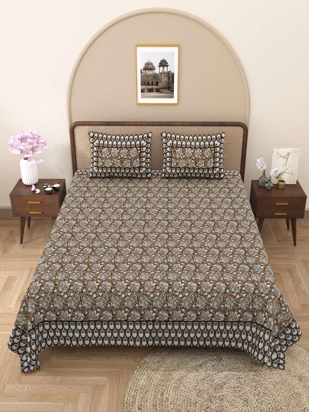 100% Pure Cotton Traditional Printed Bedsheet for Double Bed King Size Bedsheet with 2 Pillow Covers