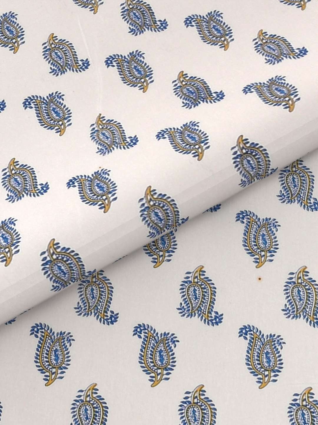 100% Pure Cotton Traditional Printed Bedsheet for Double Bed King Size Bedsheet with 2 Pillow Covers