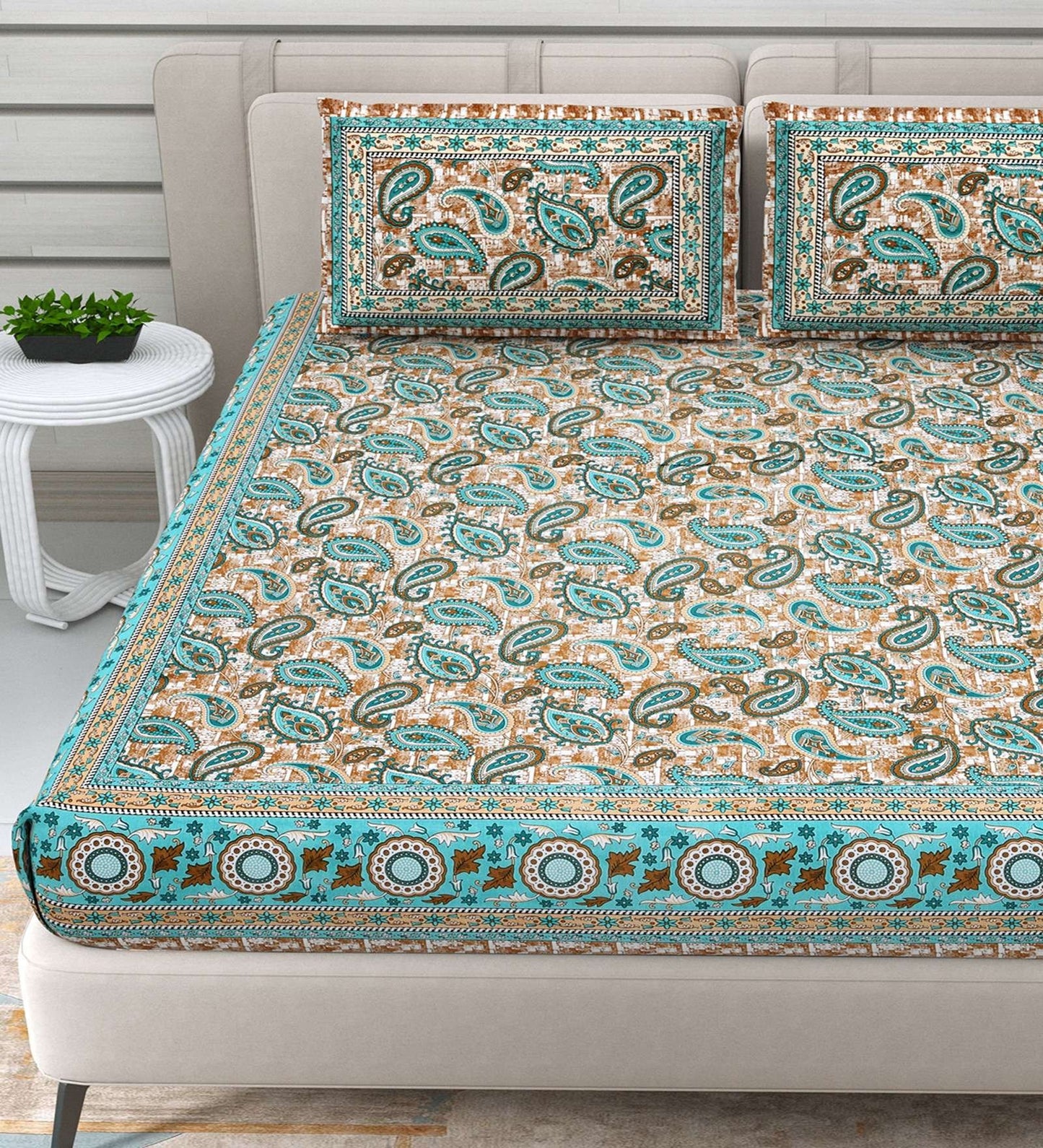 100% Pure Cotton Traditional Printed Bedsheet for Double Bed King Size Bedsheet with 2 Pillow Covers