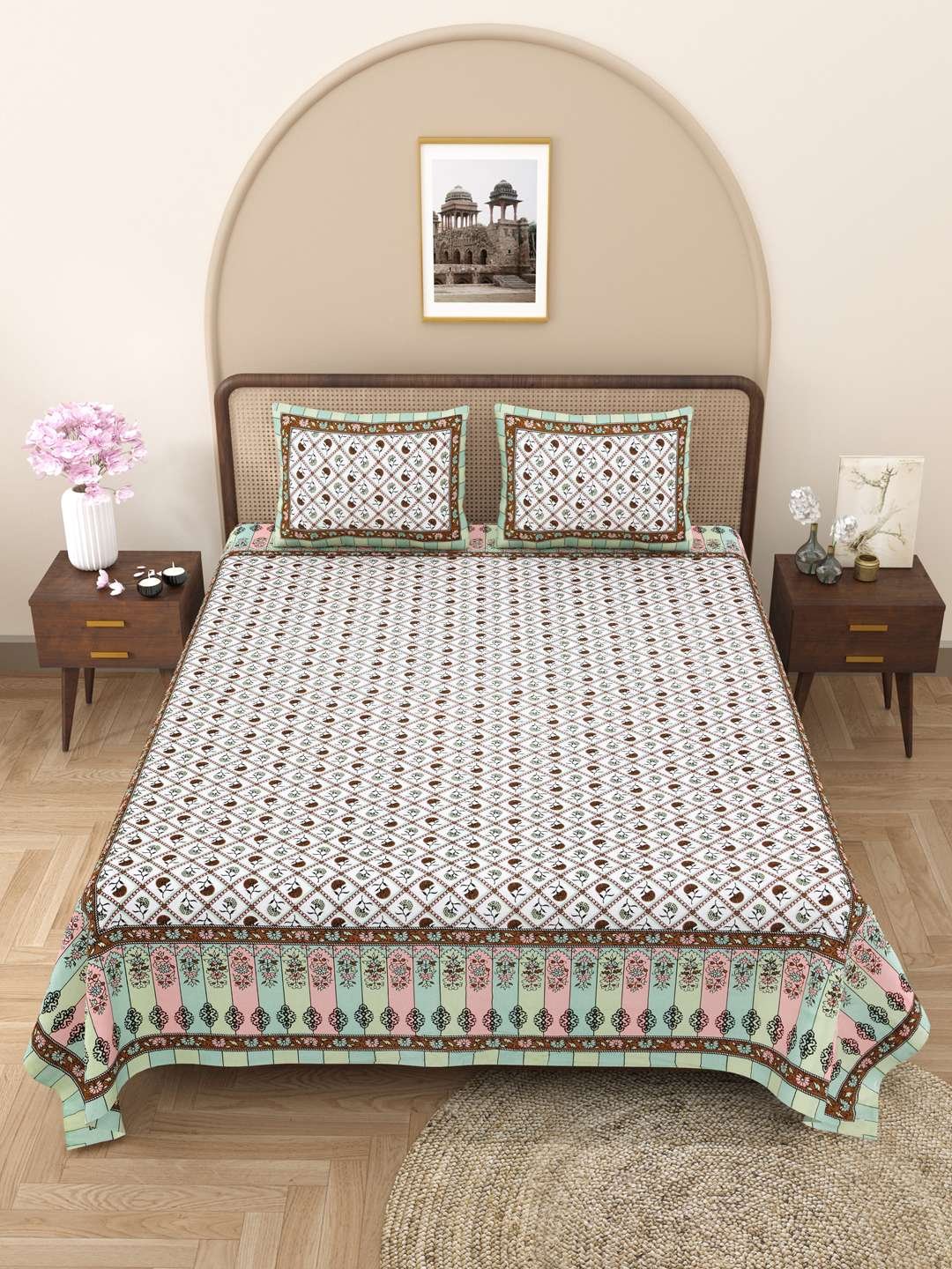 100% Pure Cotton Traditional Printed Bedsheet for Double Bed King Size Bedsheet with 2 Pillow Covers