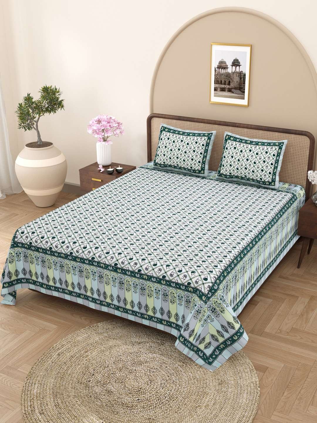 100% Pure Cotton Traditional Printed Bedsheet for Double Bed King Size Bedsheet with 2 Pillow Covers
