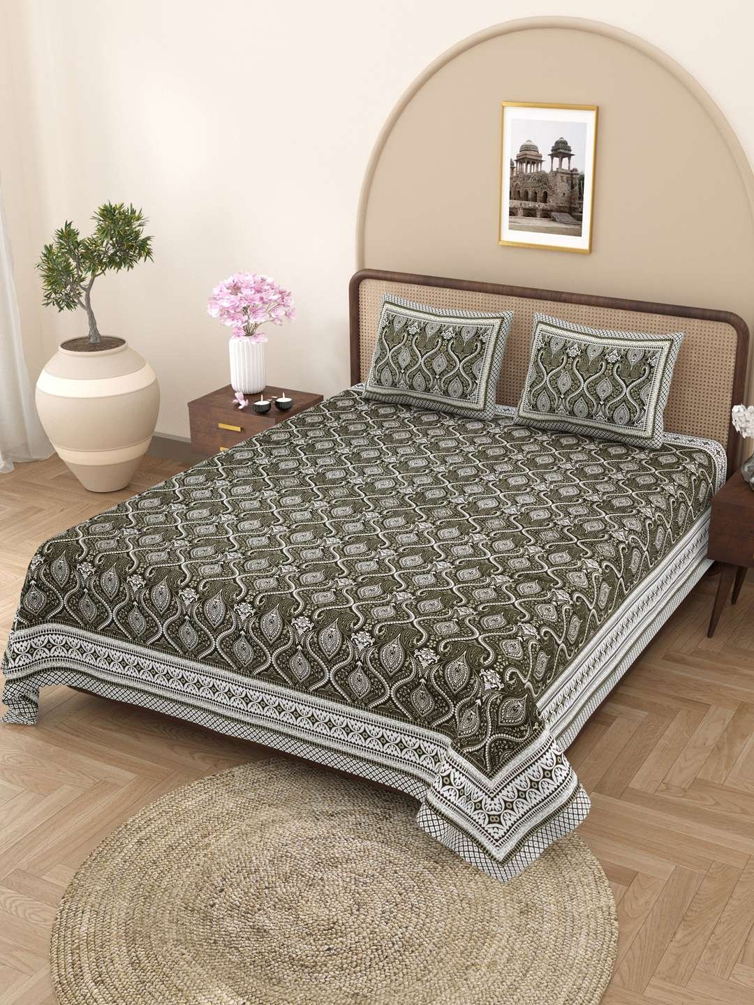 100% Pure Cotton Traditional Printed Bedsheet for Double Bed King Size Bedsheet with 2 Pillow Covers