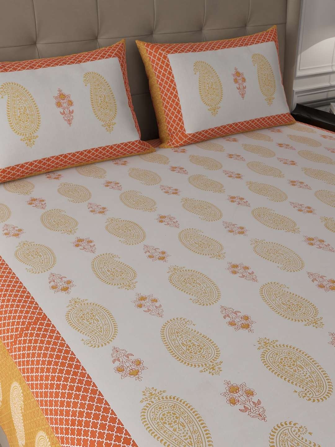 100% Pure Cotton Traditional Printed Bedsheet for Double Bed King Size Bedsheet with 2 Pillow Covers