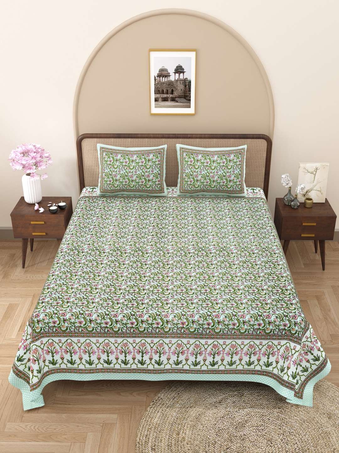 100% Pure Cotton Traditional Printed Bedsheet for Double Bed King Size Bedsheet with 2 Pillow Covers
