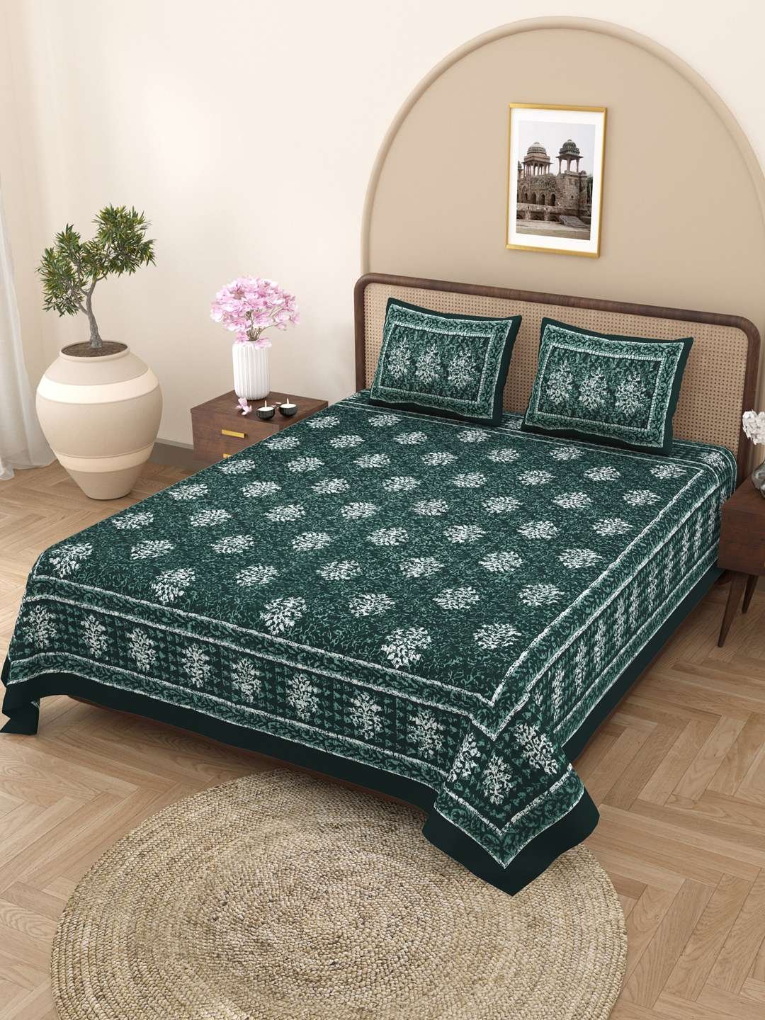 100% Pure Cotton Traditional Printed Bedsheet for Double Bed King Size Bedsheet with 2 Pillow Covers