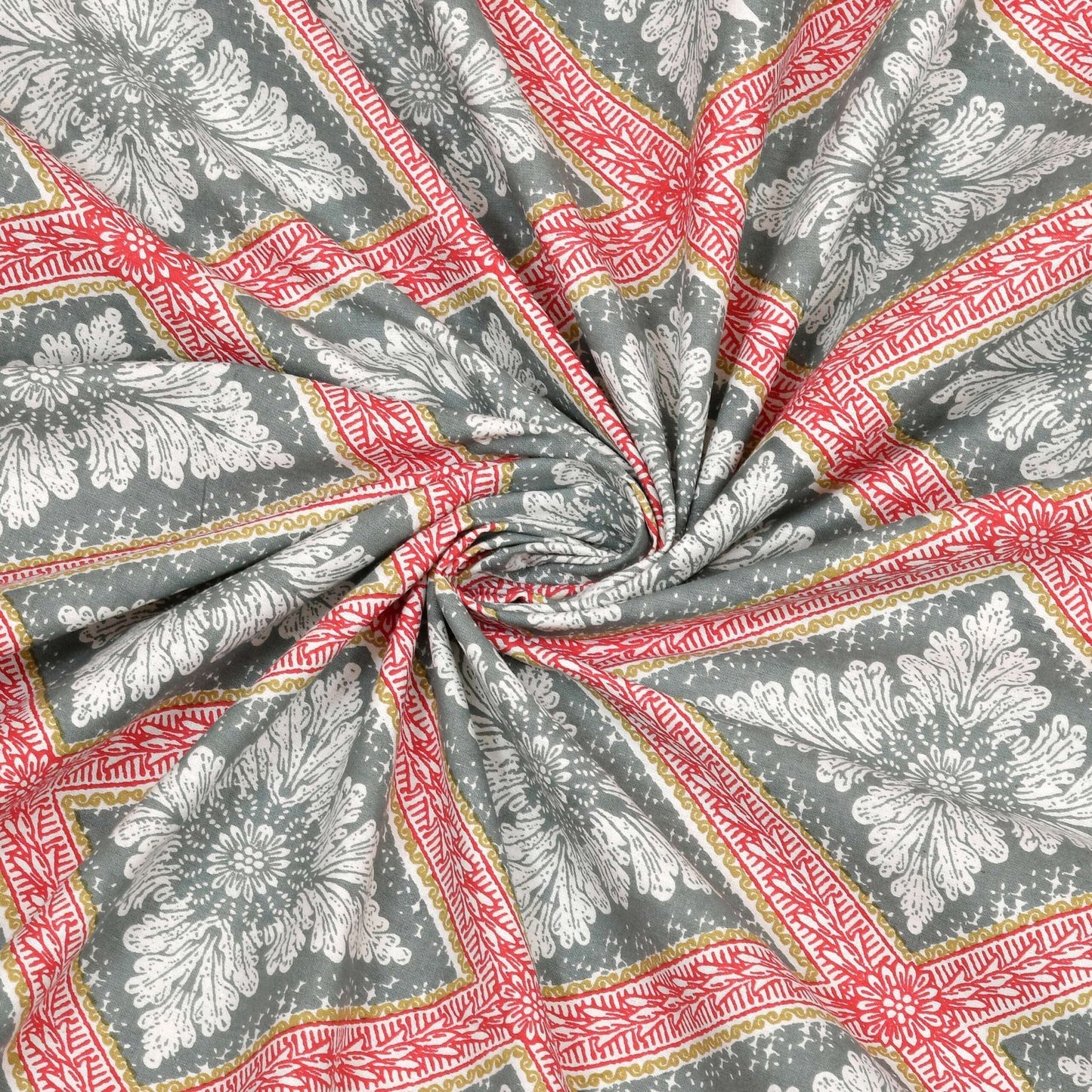 100% Pure Cotton Traditional Printed Bedsheet for Double Bed King Size Bedsheet with 2 Pillow Covers