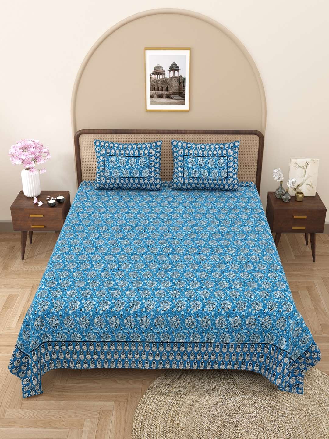 100% Pure Cotton Traditional Printed Bedsheet for Double Bed King Size Bedsheet with 2 Pillow Covers