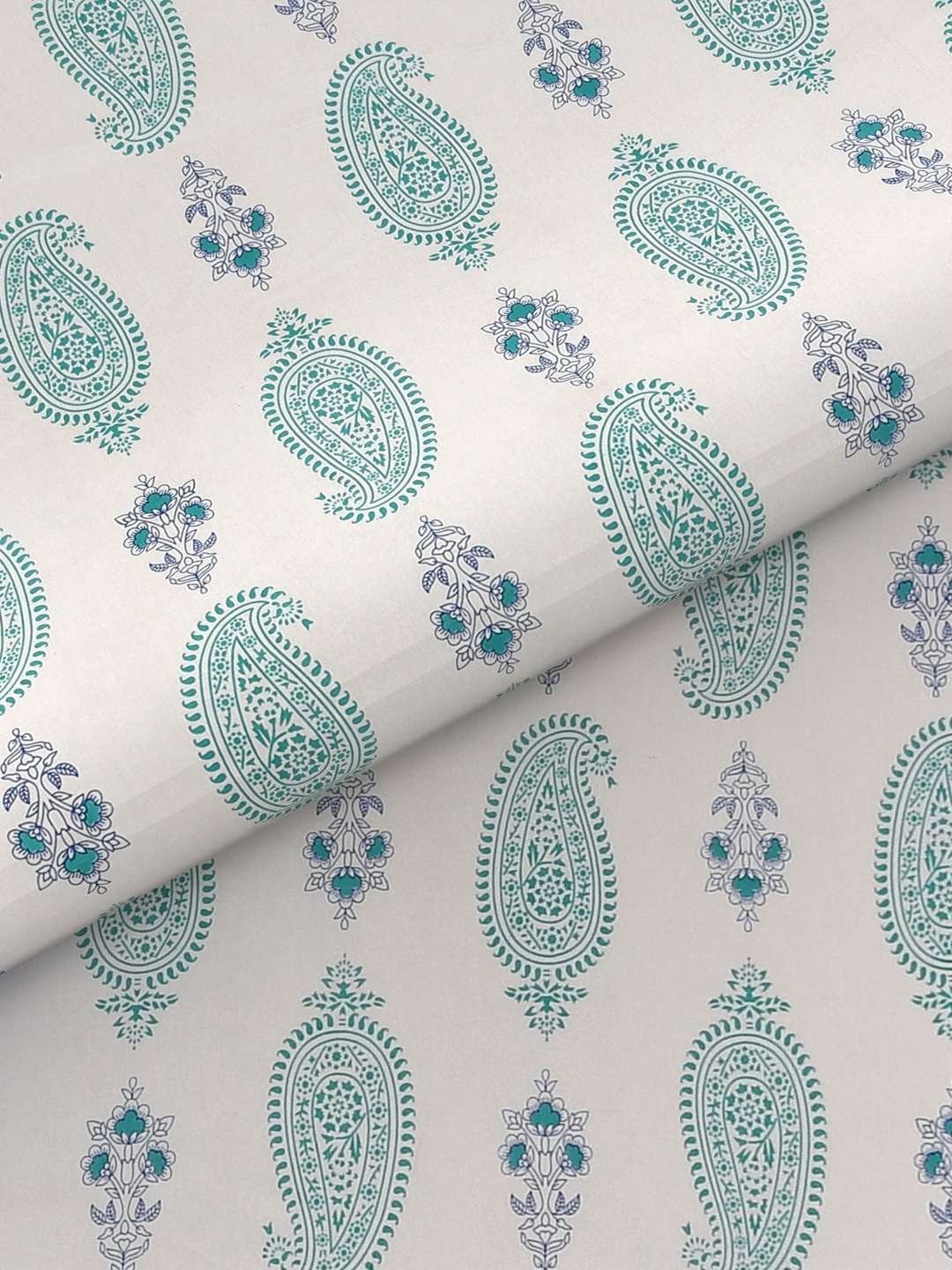 100% Pure Cotton Traditional Printed Bedsheet for Double Bed King Size Bedsheet with 2 Pillow Covers
