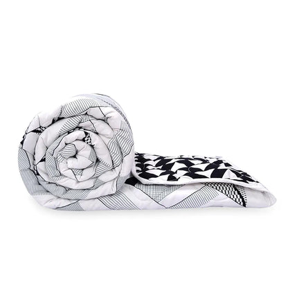 Divine Casa Microfiber 150 GSM Reversible Double Bed Comforter Ultra Soft & Lightweight Blanket Colour Black Bean