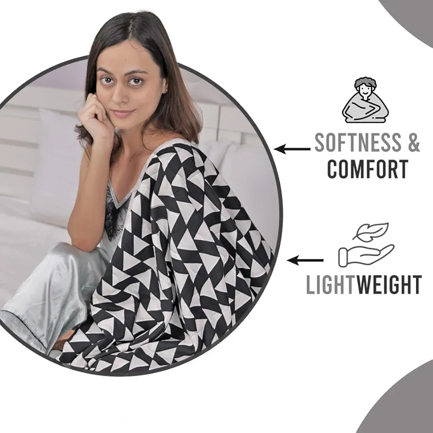 Divine Casa Super Soft Geometric 120 GSM Microfiber Winter Single Bed Size Quilt Comforter TC - 120 Colour Bright White and Black
