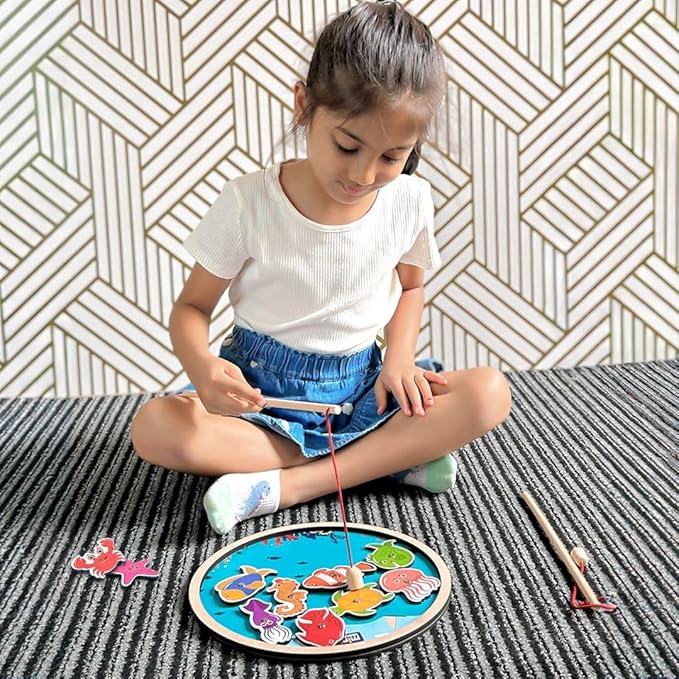 Mini Leaves Fishing Tray Wooden Round Fish Catching Tray Magnetic Fishing Game for Kids Fishing Toy Educational Toys | 10 Pieces