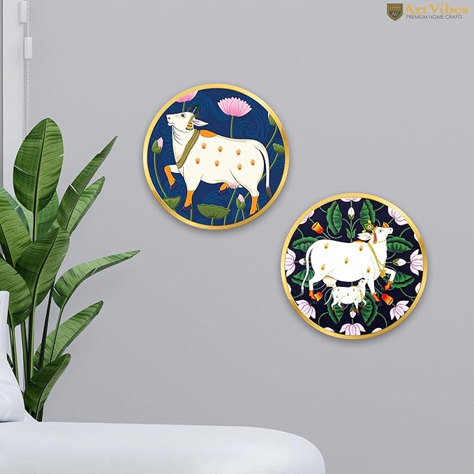 Artvibes Cow Round Shape Wooden Wall Hanging Decor