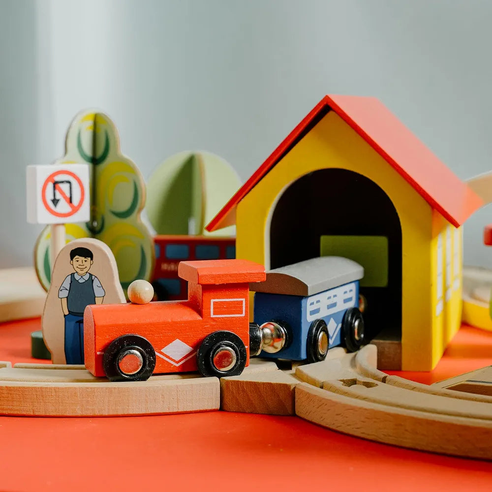 NESTA TOYS - 69 Pieces Train Track Set | Railway Track with Vehicles, Bridges, People, and Buildings 