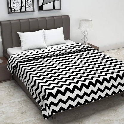 Divine Casa 120 GSM Microfiber Double Dohar Soft & Lightweight Throw Blanket Zig-Zag Pattern Colour Anthracite