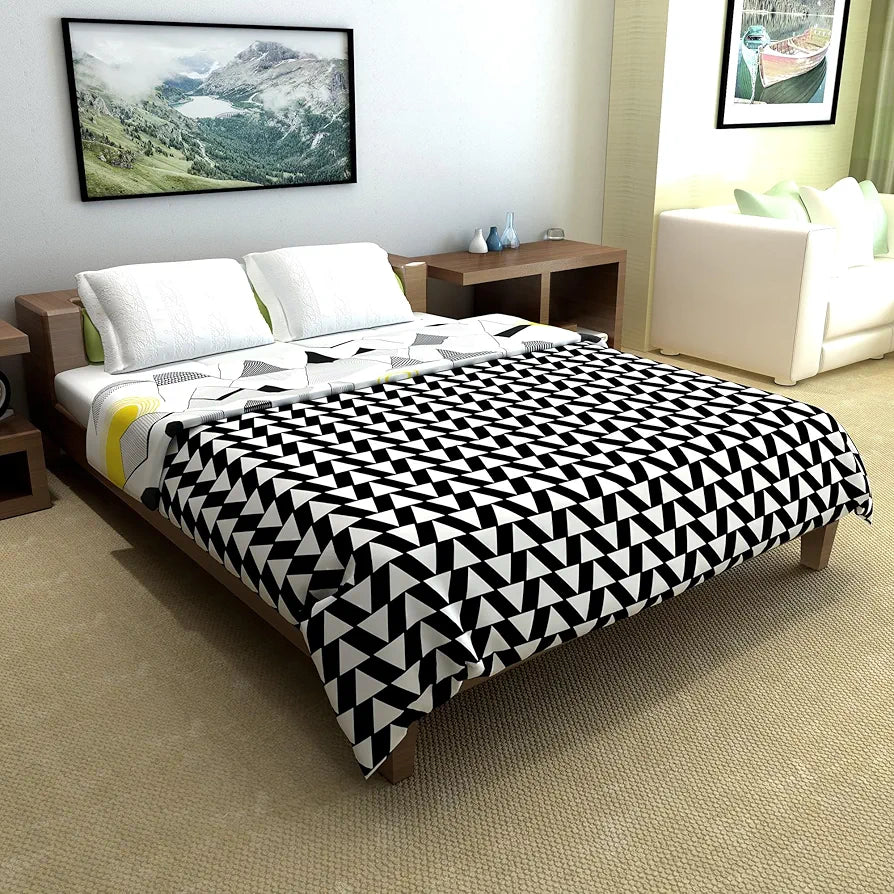 Divine Casa Super Soft Geometric 120 GSM Microfiber Winter Double Bed Comforter/Duvet King Size Bed AC Blanket/Quilt Colour Bright White and Black