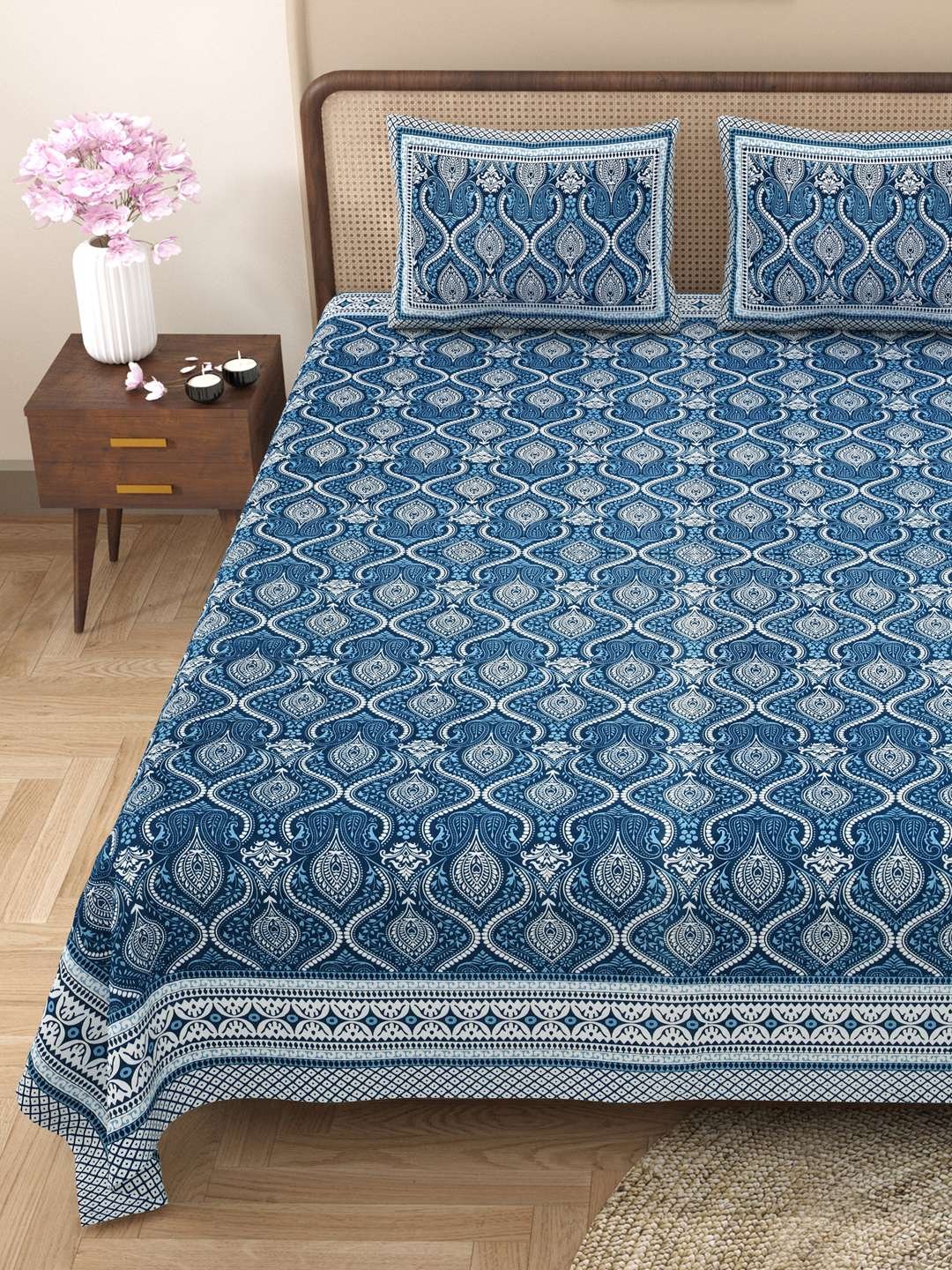100% Pure Cotton Traditional Printed Bedsheet for Double Bed King Size Bedsheet with 2 Pillow Covers