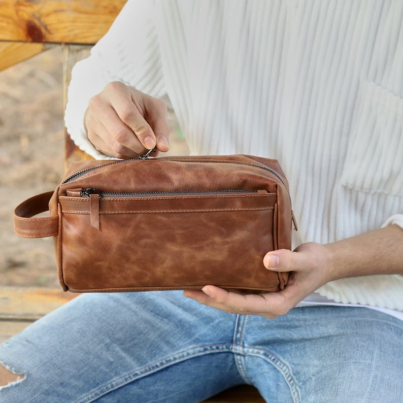 Mens Toiletry Bag, Kit, Custom Wedding Gift, Leather Travel Case, Leather Toiletry Bag, Monogram Dopp Kit, Gifts for Husband