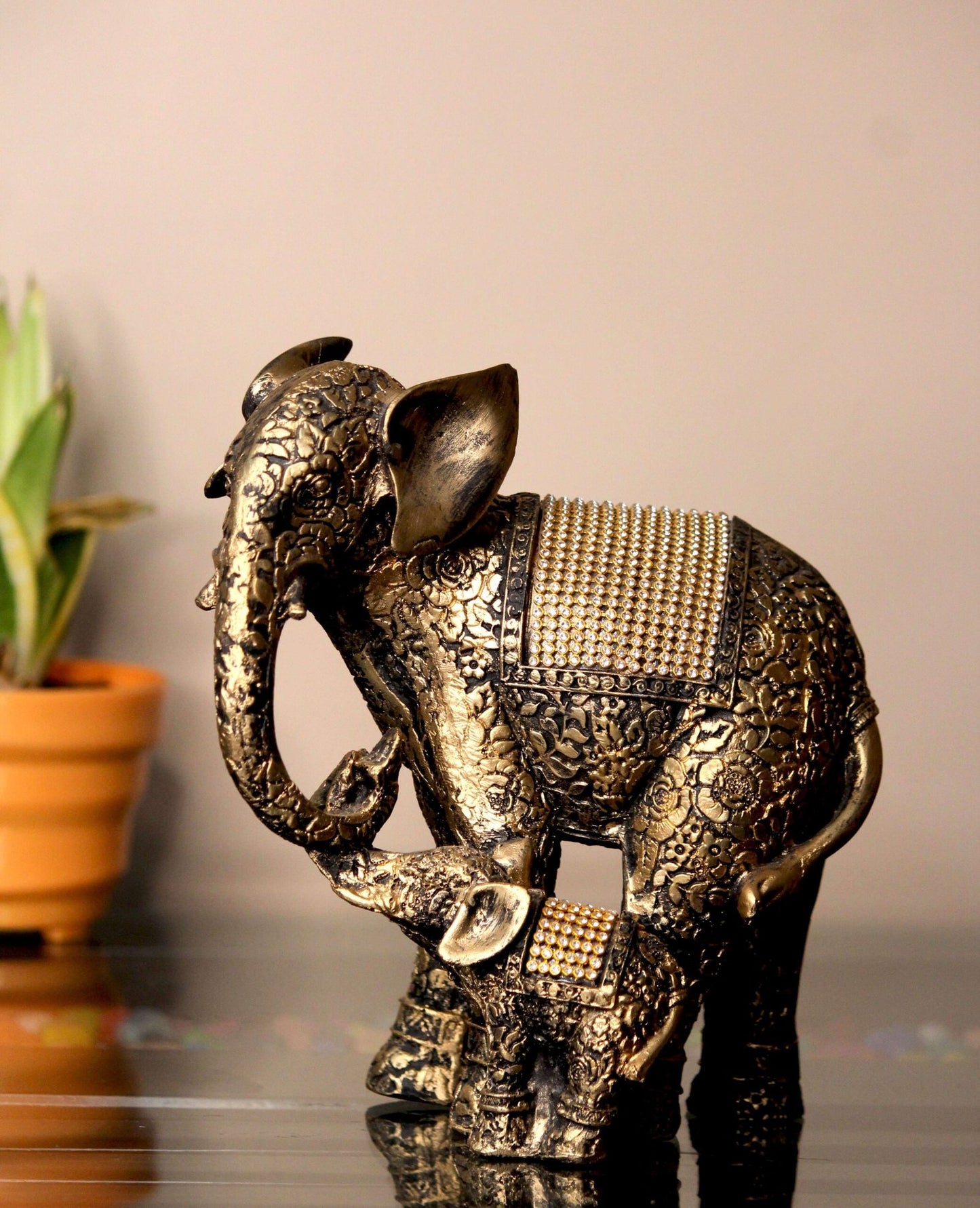 Elephant with Child Decorative Showpiece